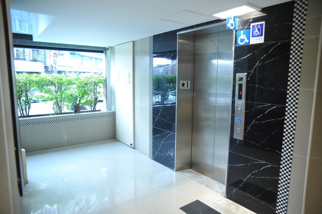 Great Family Hotel Taipei Exterior photo
